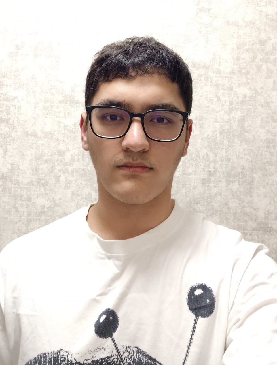 Аслонов Субхон